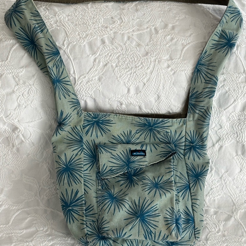 Kavu Blue and Green Firework Pattern Crossbody Bag